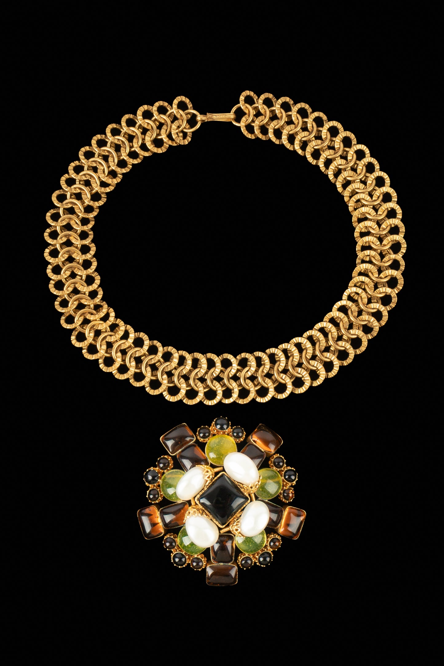 Collier pendentif Chanel 1990's
