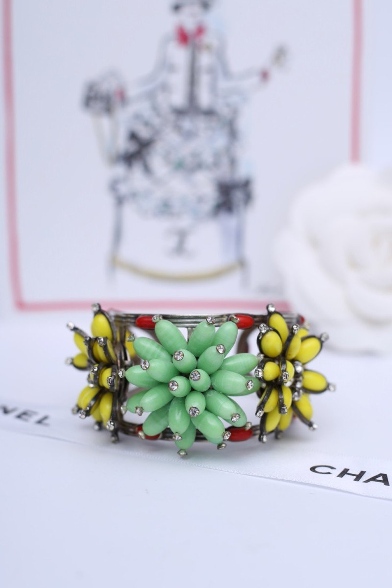 Bracelet en pâte de verre Chanel