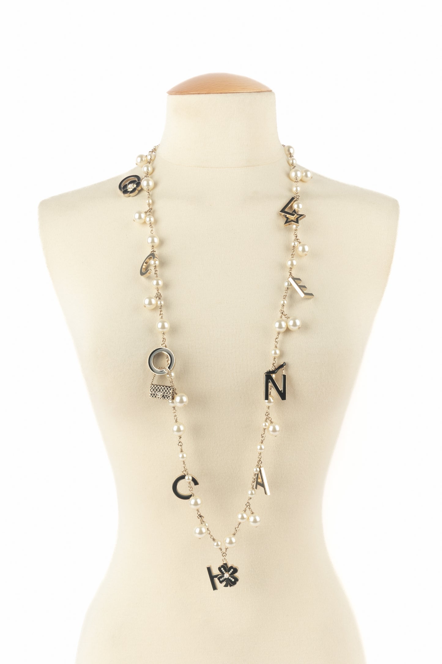 Collier de perles Chanel 2007