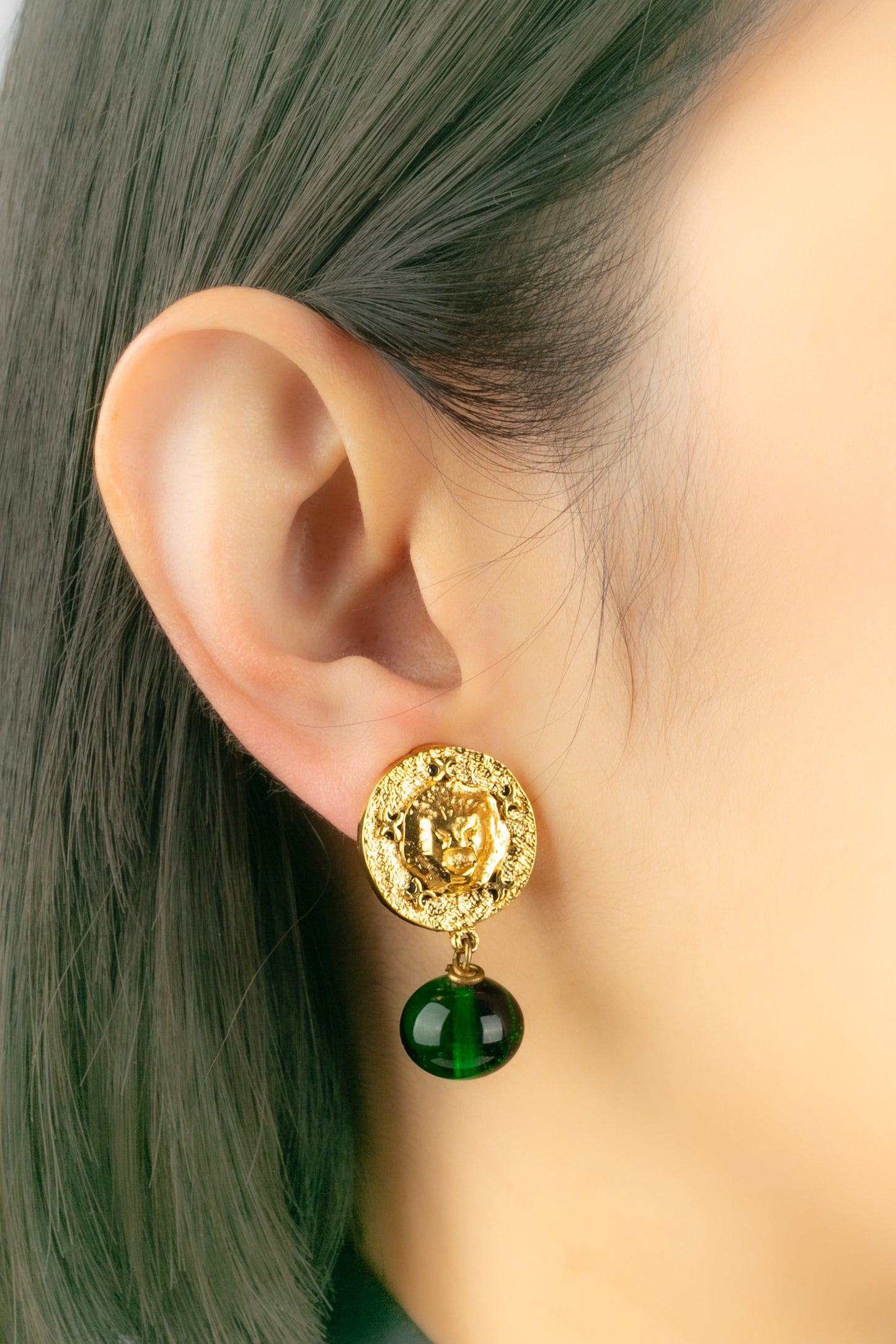 Boucles d&#39;oreilles &quot;Lion&quot; Chanel