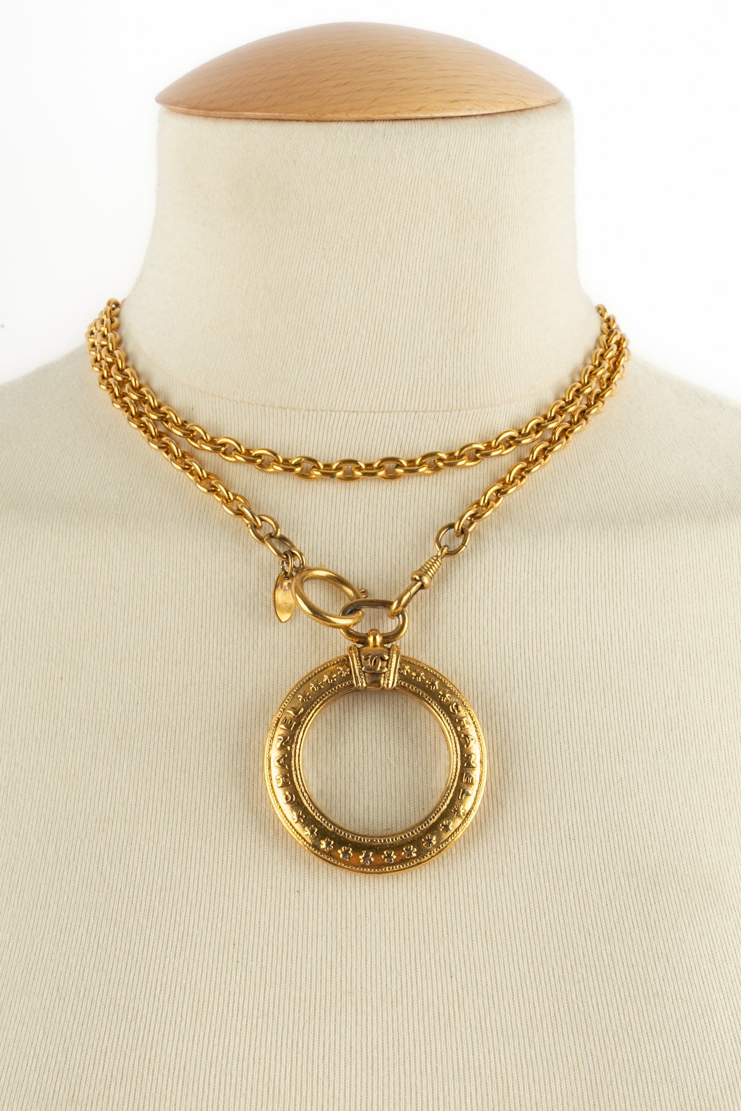 Collier loupe Chanel
