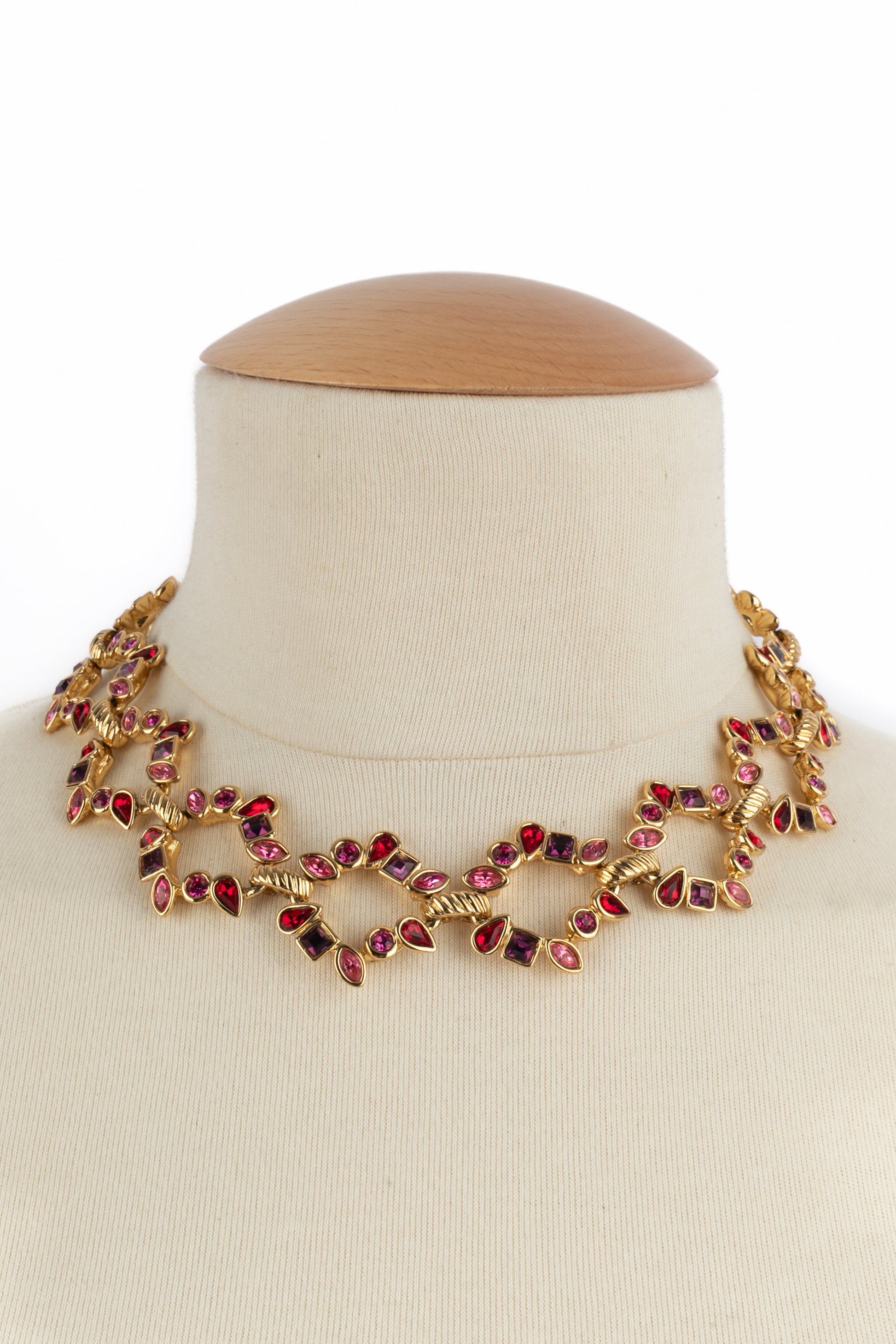 Collier rose Yves Saint Laurent