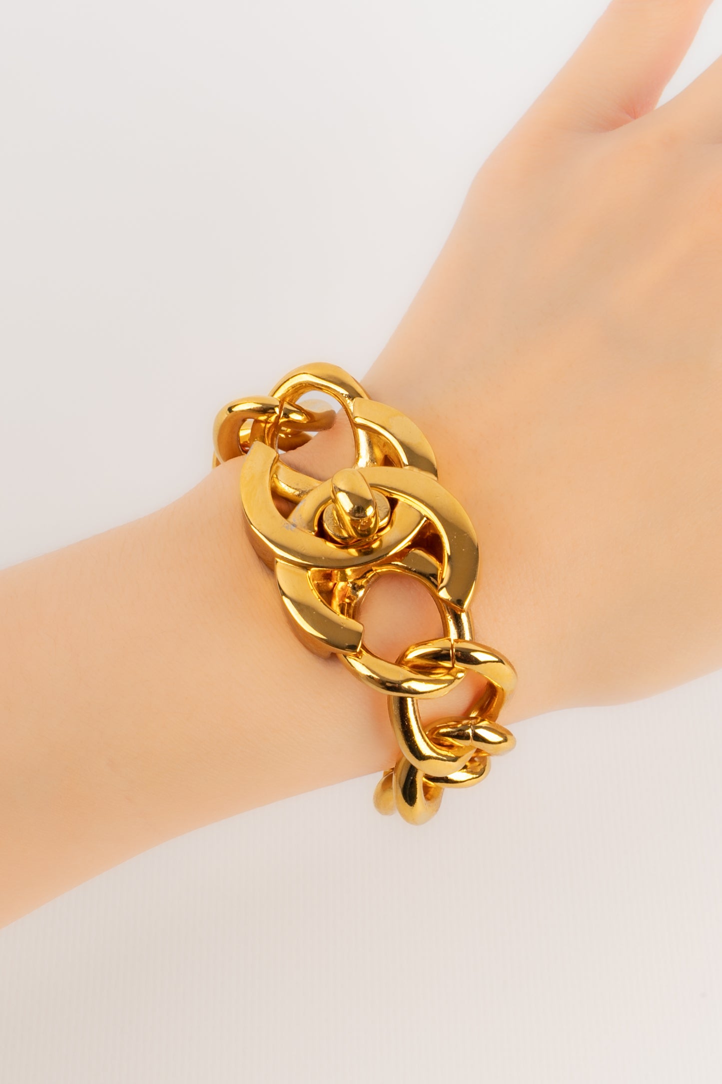 Bracelet tourniquet Chanel 