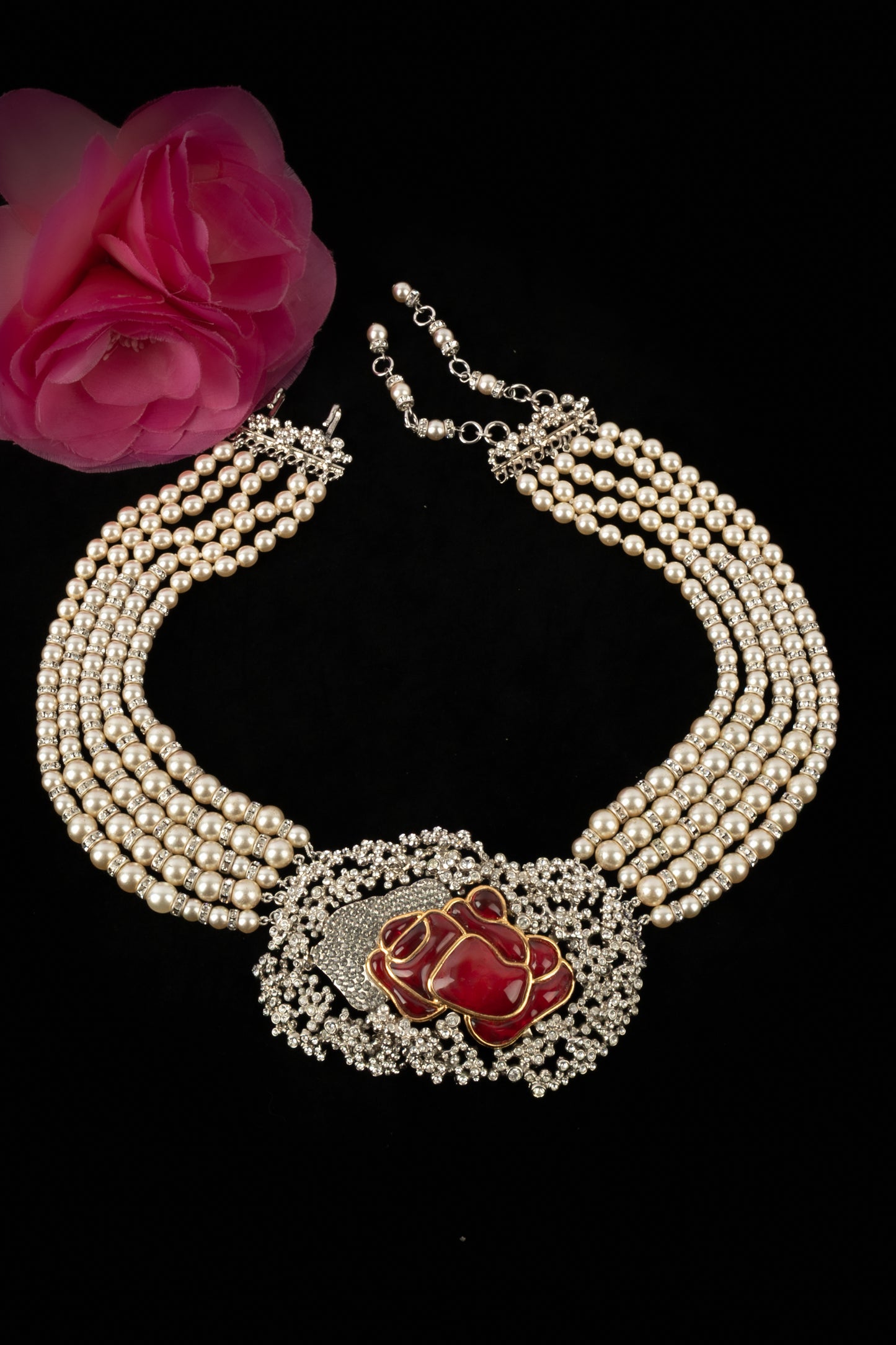 Collier rouge Serge-Eric Woloch