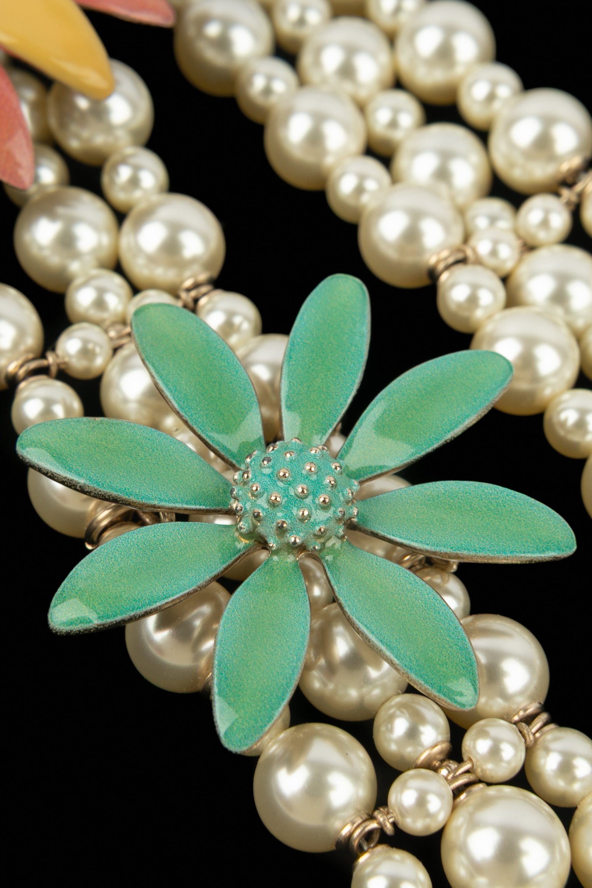 Collier fleurs Chanel 2017