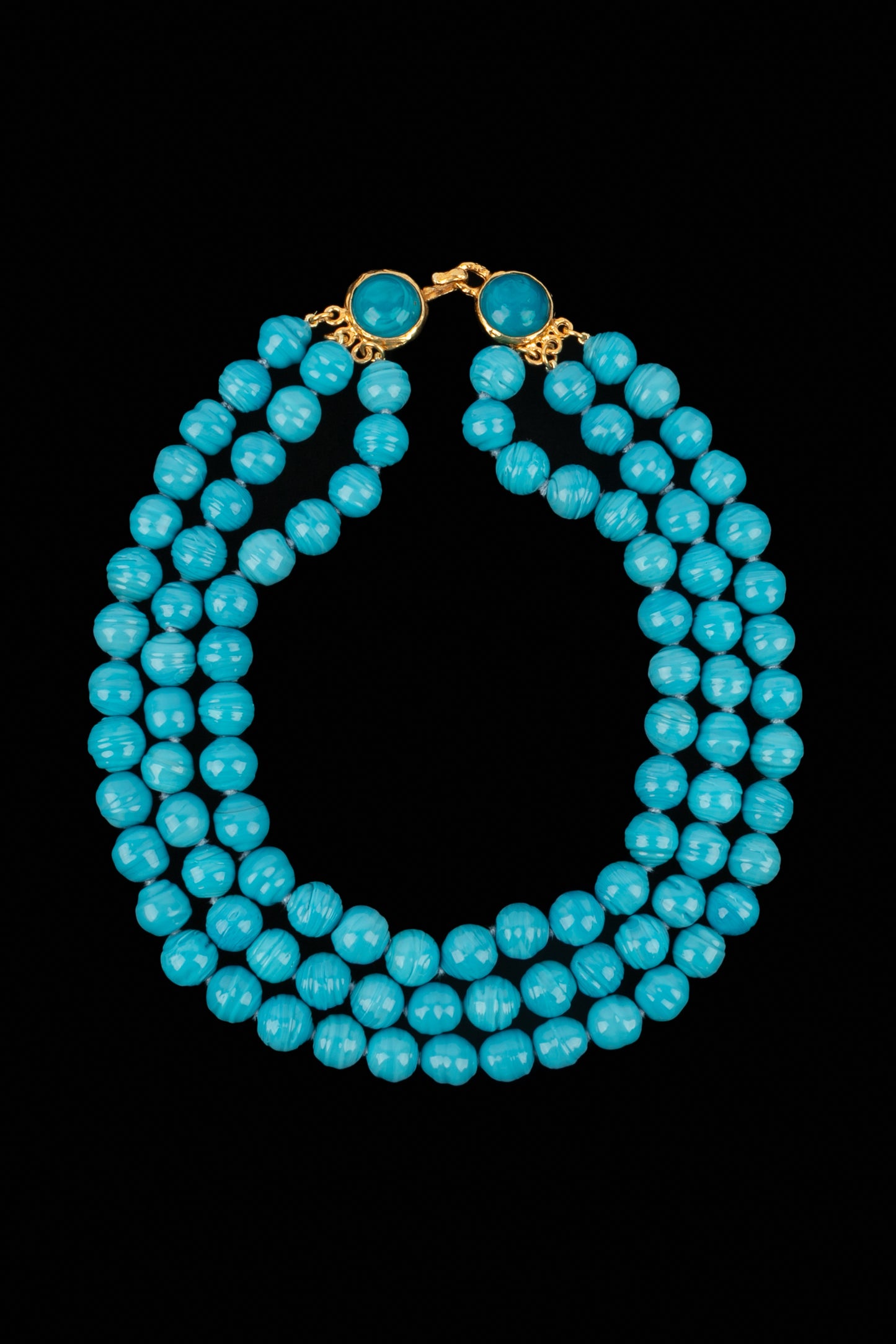 Collier de perles bleues Chanel