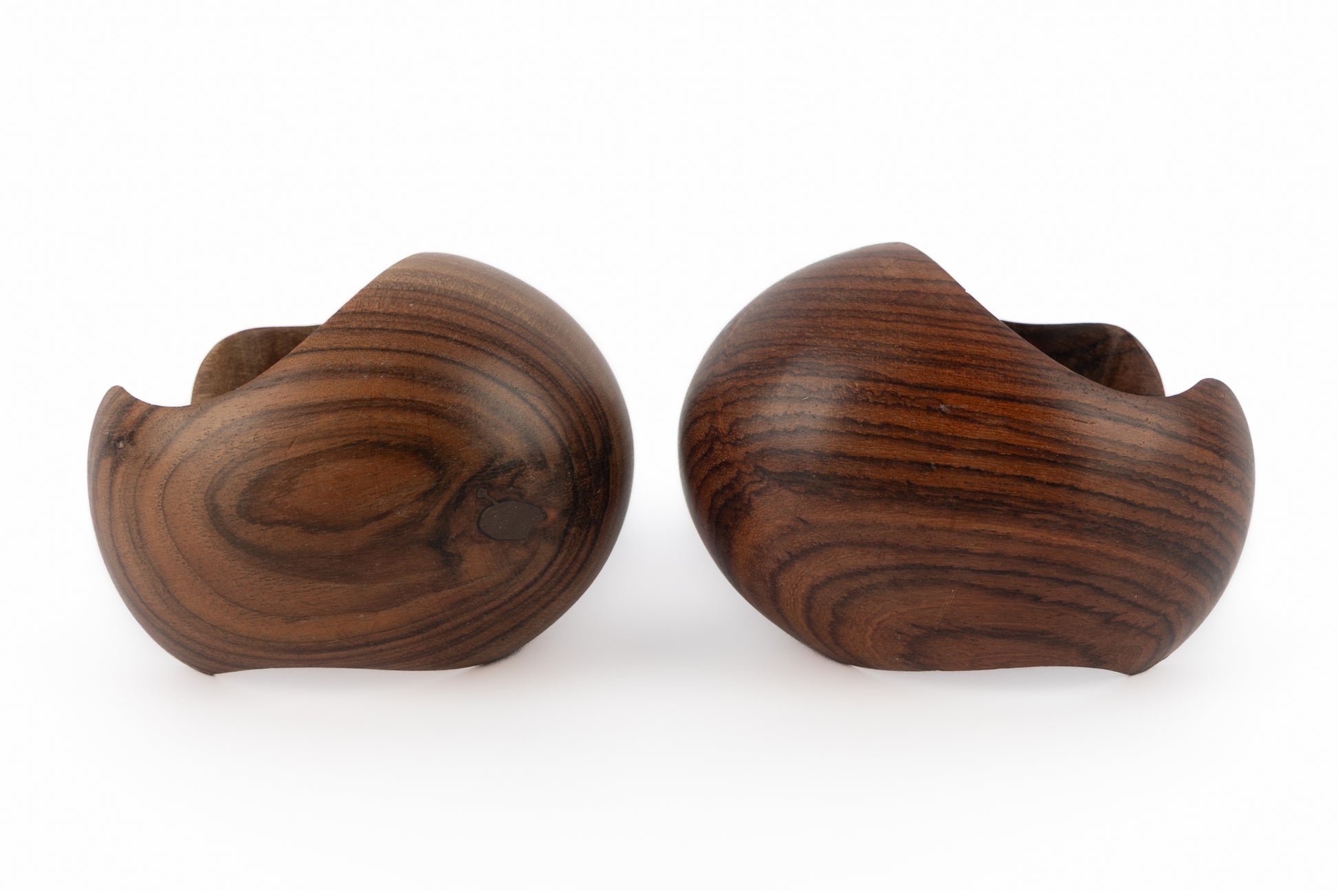 Paire de bracelets manchettes en bois Valentino