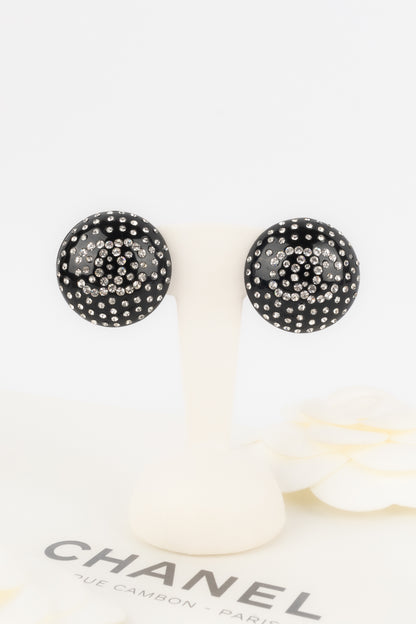 Boucles d'oreilles noires Chanel