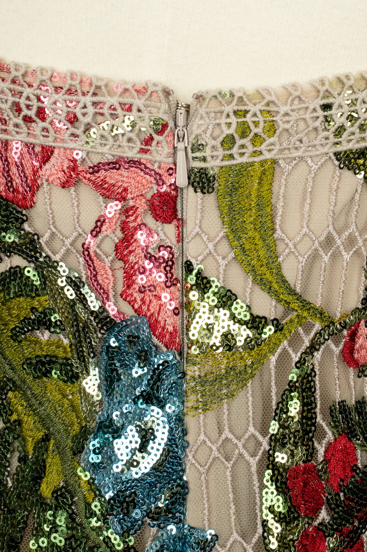 Robe brodée Elie Saab Printemps 2025