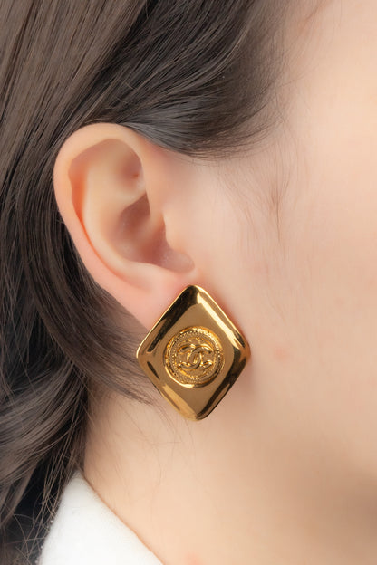 Boucles d'oreilles cc Chanel 1980's