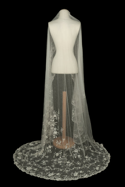 Voile de mariée brodé en dentelle