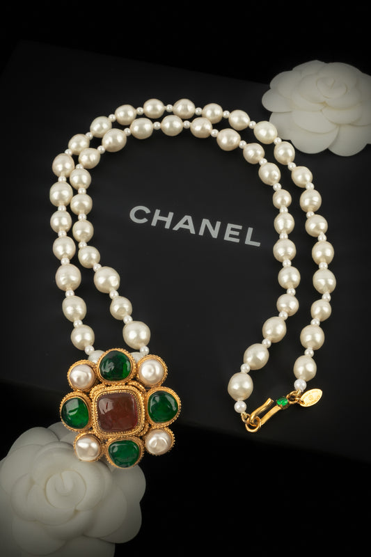 Collier pendentif Chanel 1980's