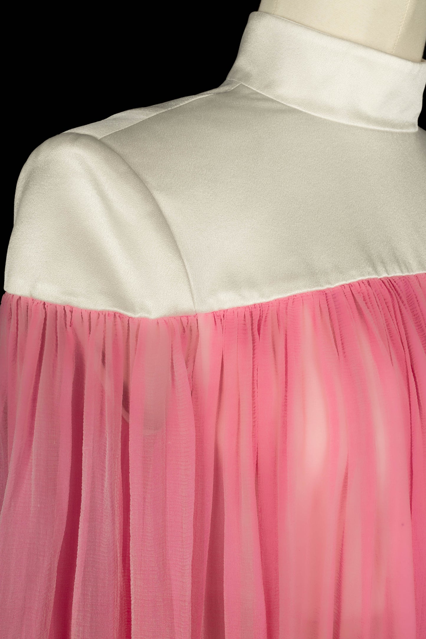 Robe "Black Carpet" Paule Ka