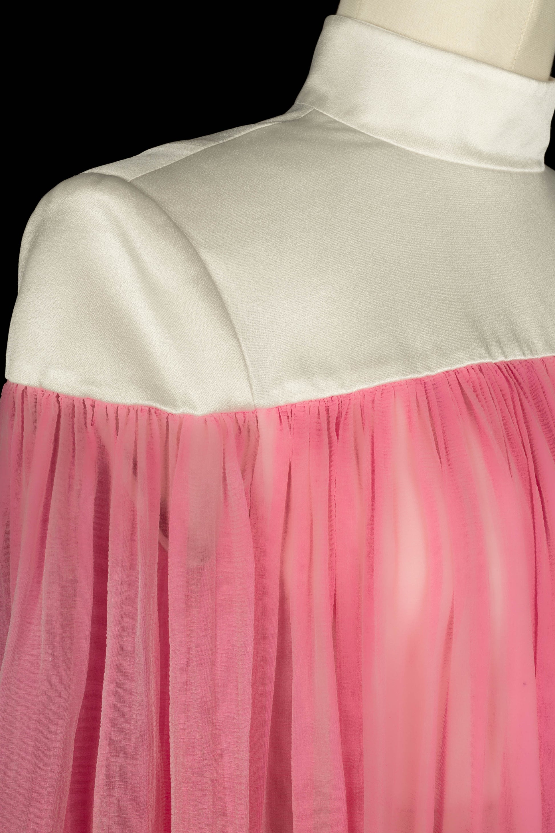 Robe "Black Carpet" Paule Ka