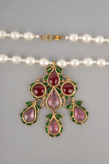 Collier en pâte de verre Chanel