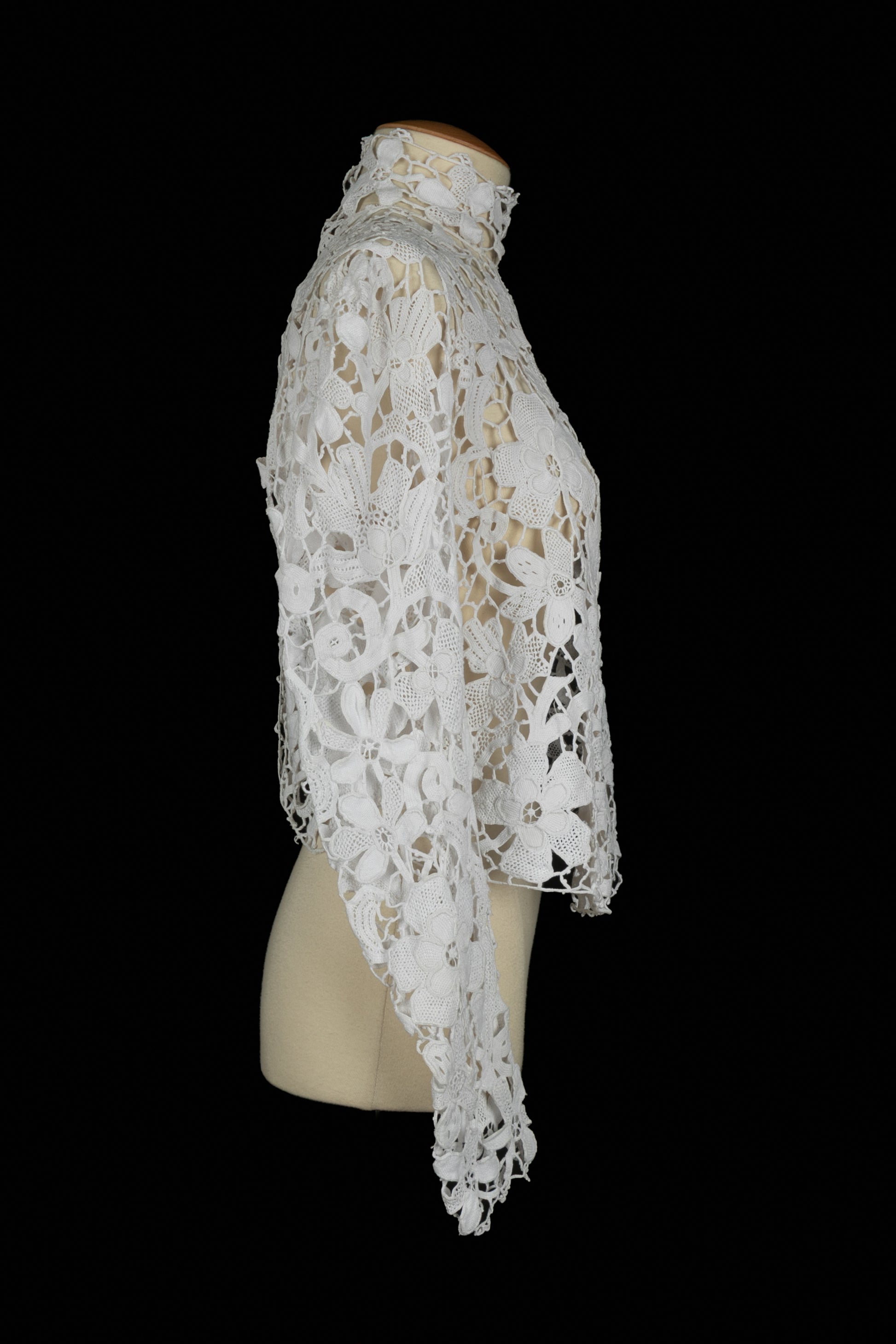 Haut ancien en dentelle