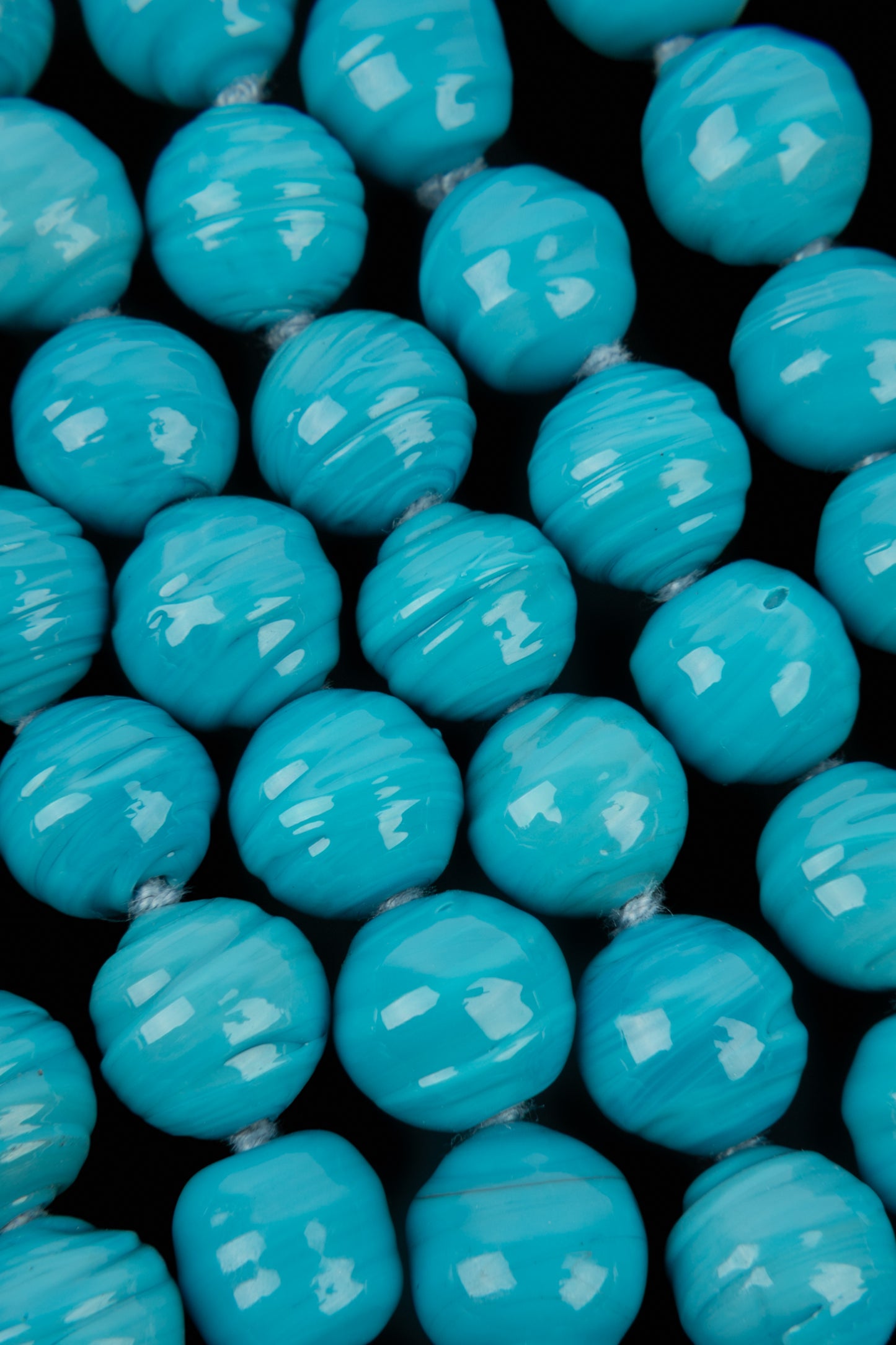 Collier de perles bleues Chanel