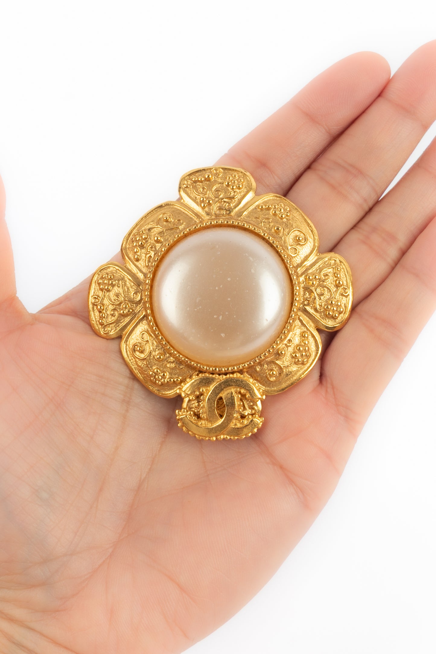 Broche Chanel Automne 1996