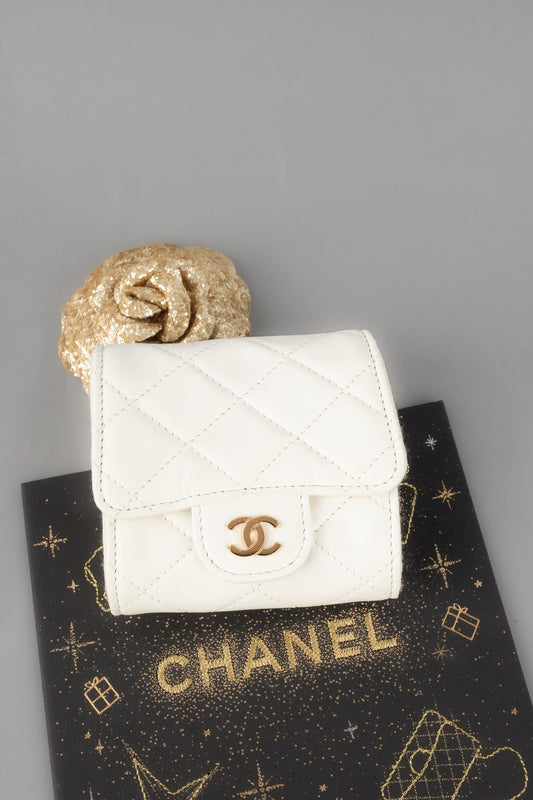 Bracelet manchette en cuir Chanel 