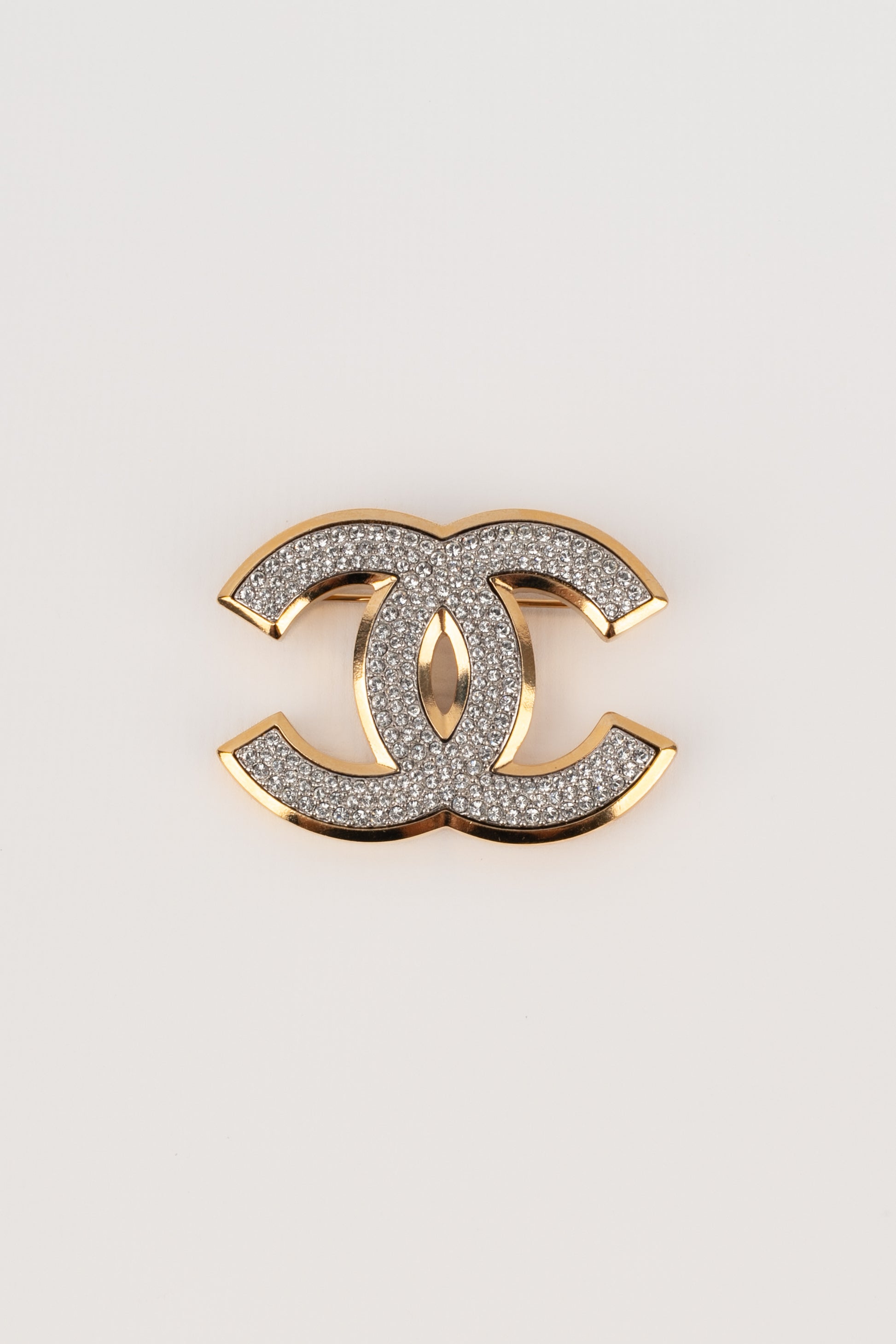 Broche cc Chanel 2024