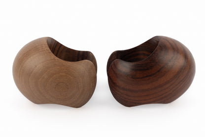 Paire de bracelets manchettes en bois Valentino