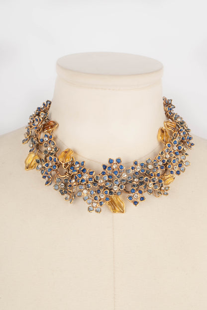 Collier de fleurs Chanel