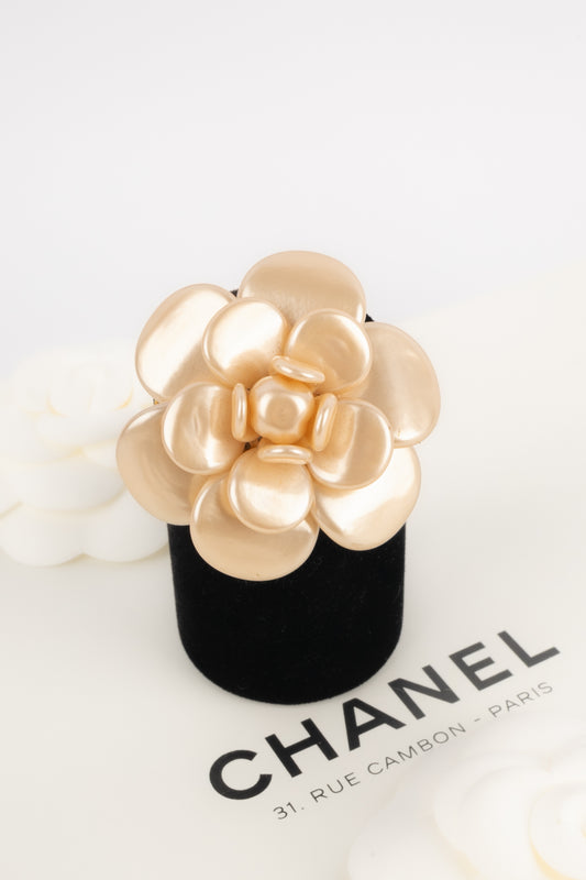 Broche camélia Chanel