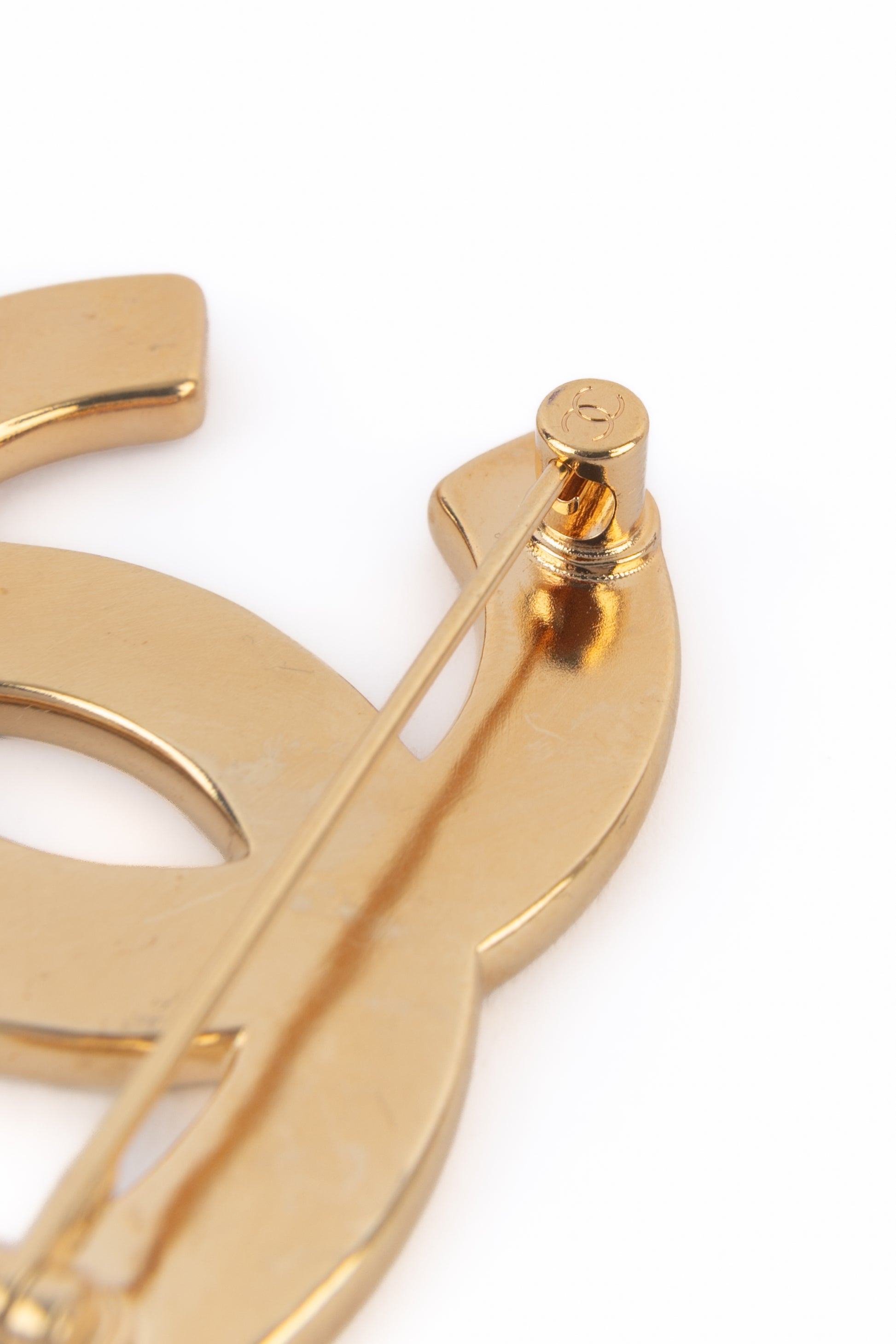 Broche cc Chanel 2024