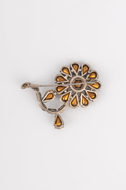 Broche fleur strassée