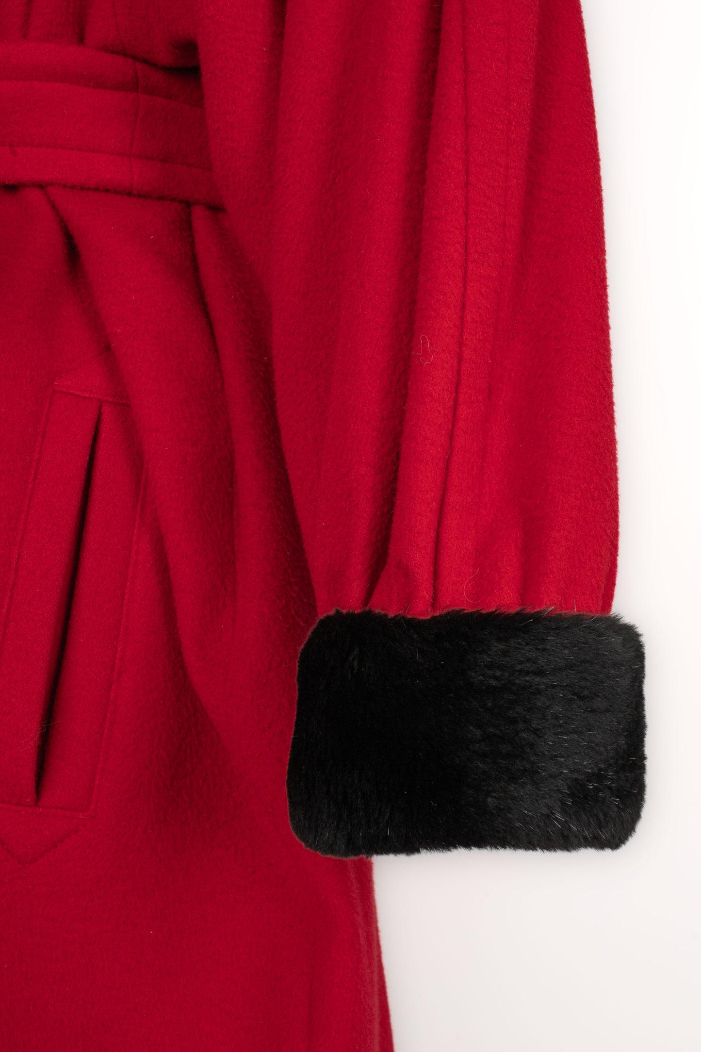 Manteau rouge Yves Saint Laurent