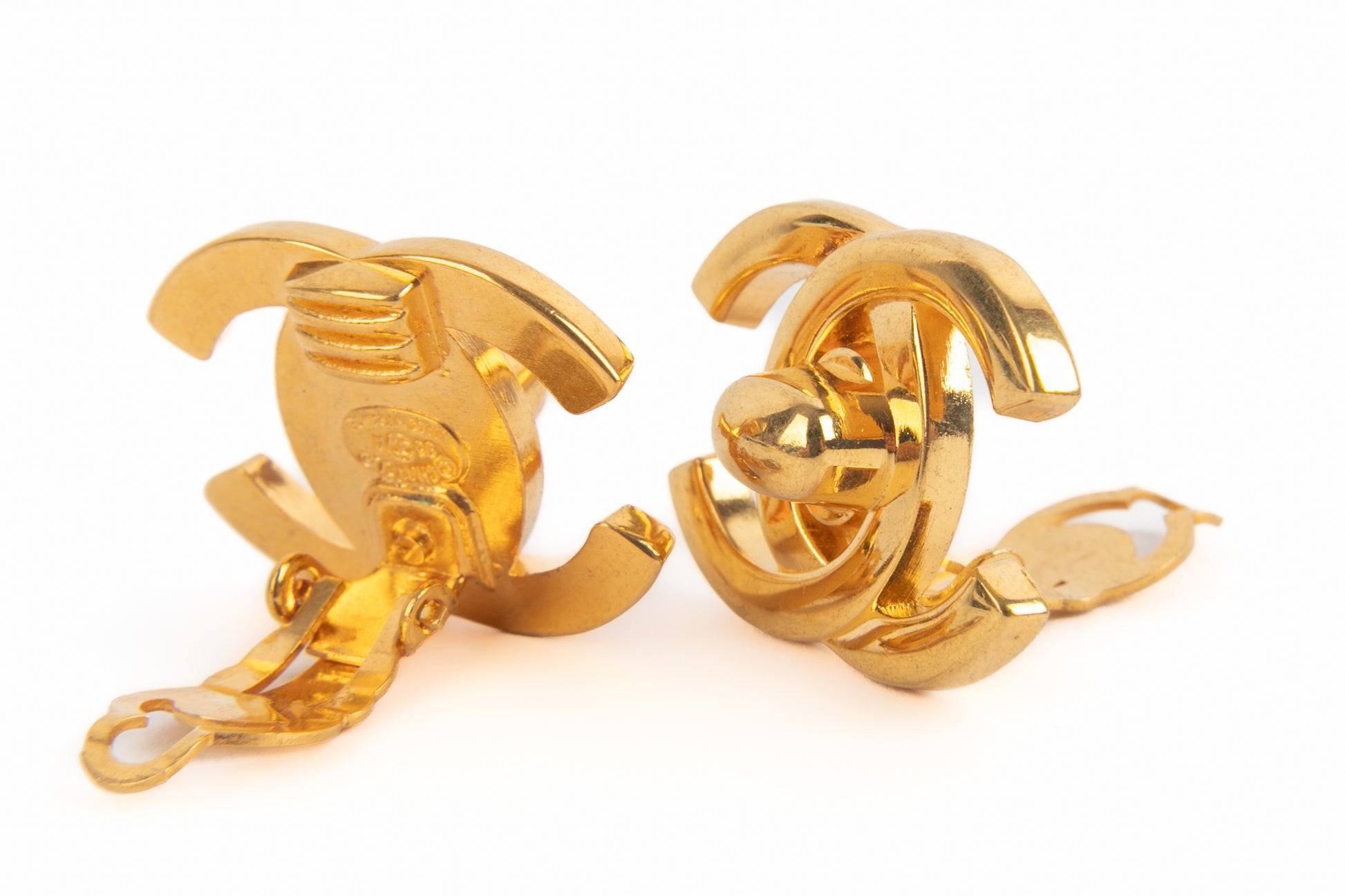 Boucles d'oreilles tourniquet Chanel Hiver 1995