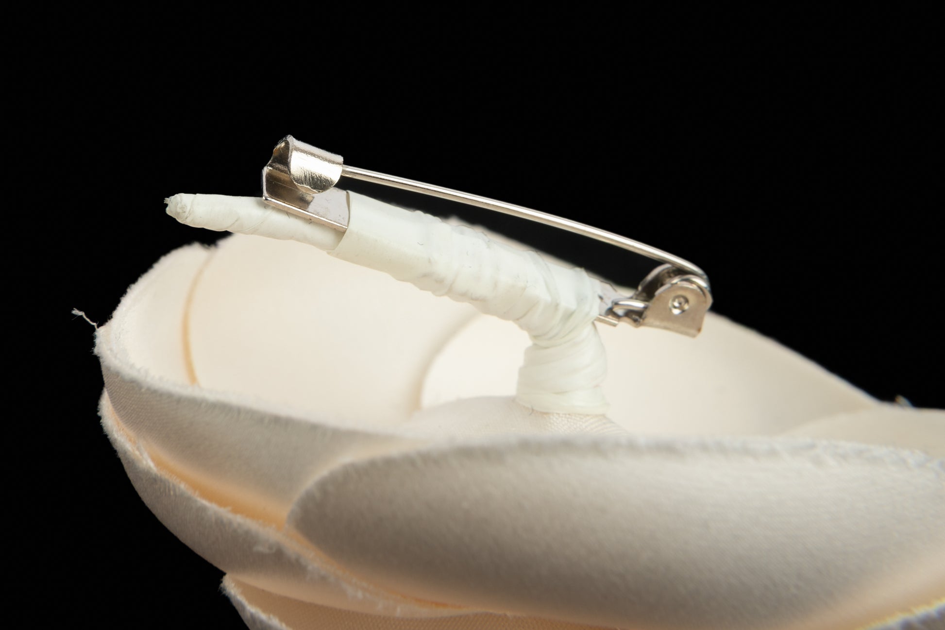 Broche camélia Chanel (Attribuée à)