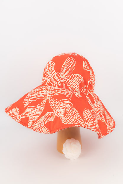 Chapeau orange Chanel