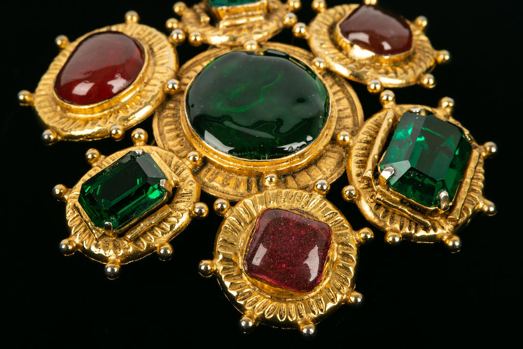 Unique pieces of jewellery: Le Paris Russe De Chanel 