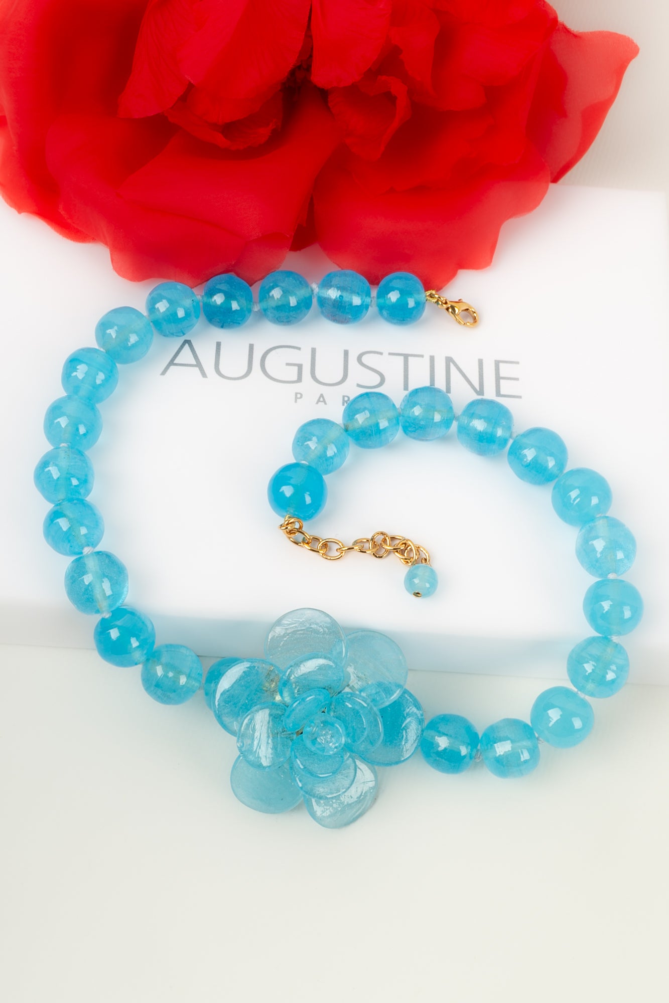 Collier camélia bleu Augustine