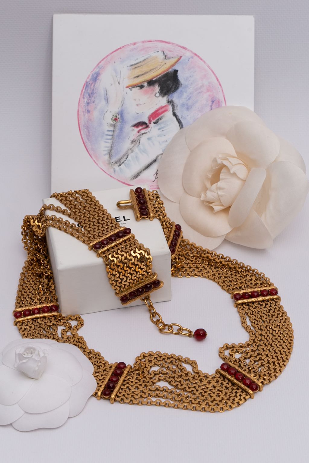 Chanel gilded metal and glass paste belt, 1996 Spring Collection – Les  Merveilles De Babellou