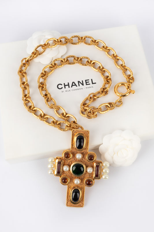 Collier pendentif croix Chanel