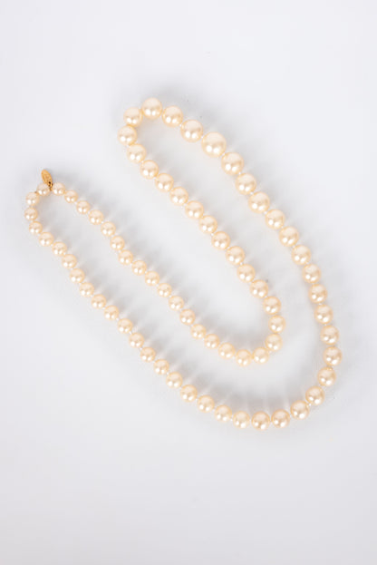 Collier de perles nacrées Chanel 