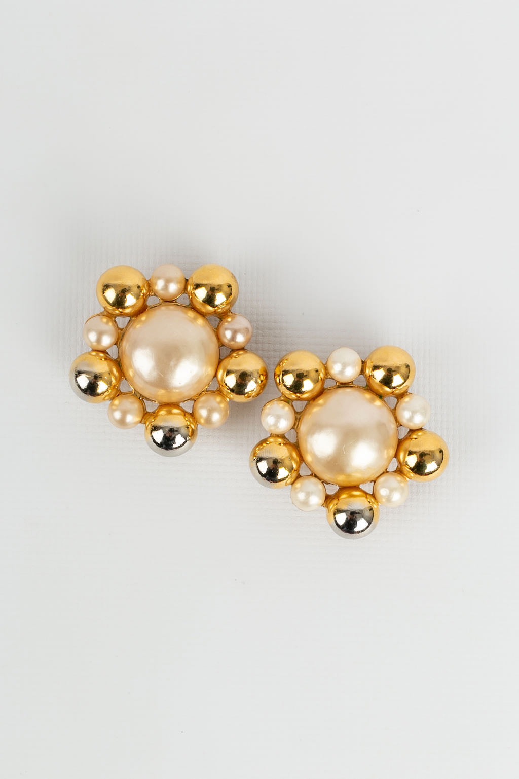 Boucles d'oreilles baroques Chanel 