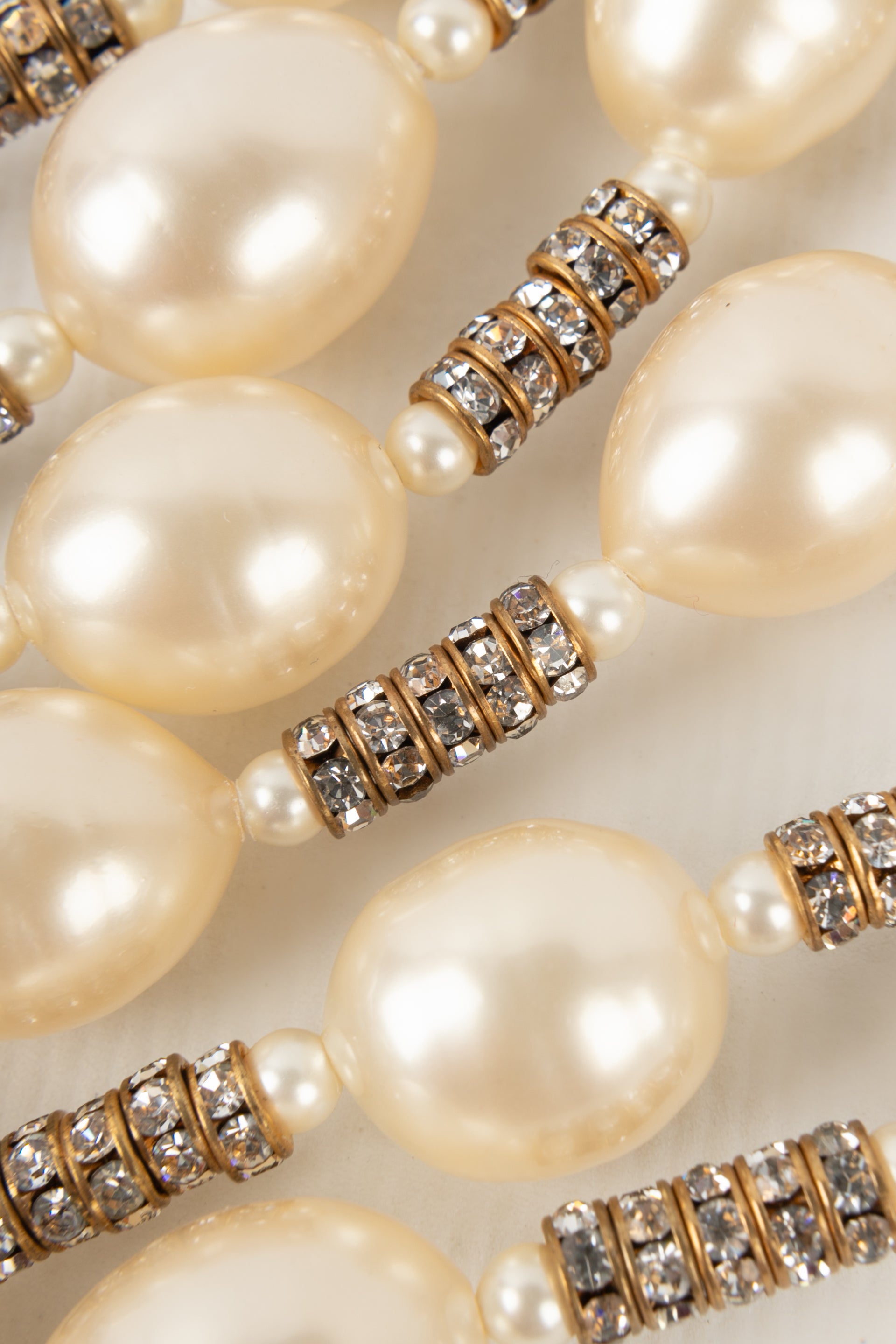 Collier de perles nacrées Chanel 1990s