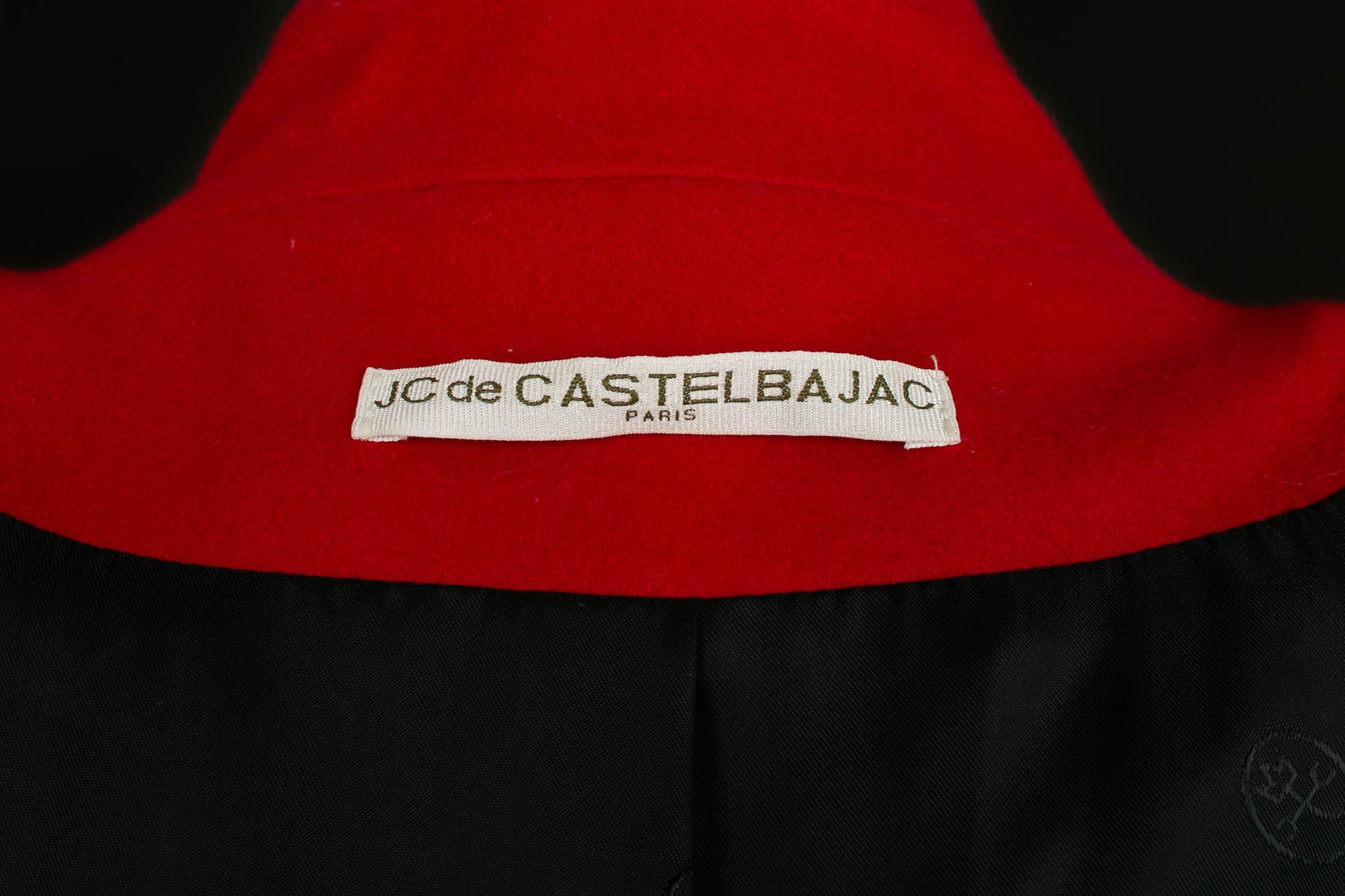 Manteau rouge JC de Castelbajac