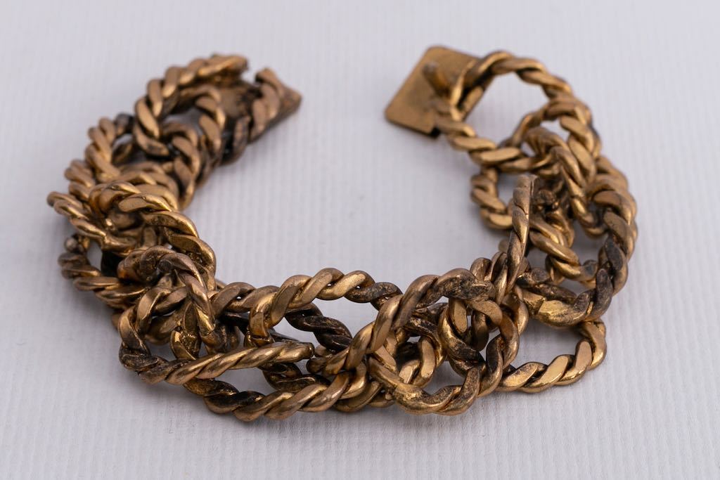 Bracelet en métal doré