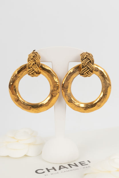 Boucles d'oreilles dorées Chanel