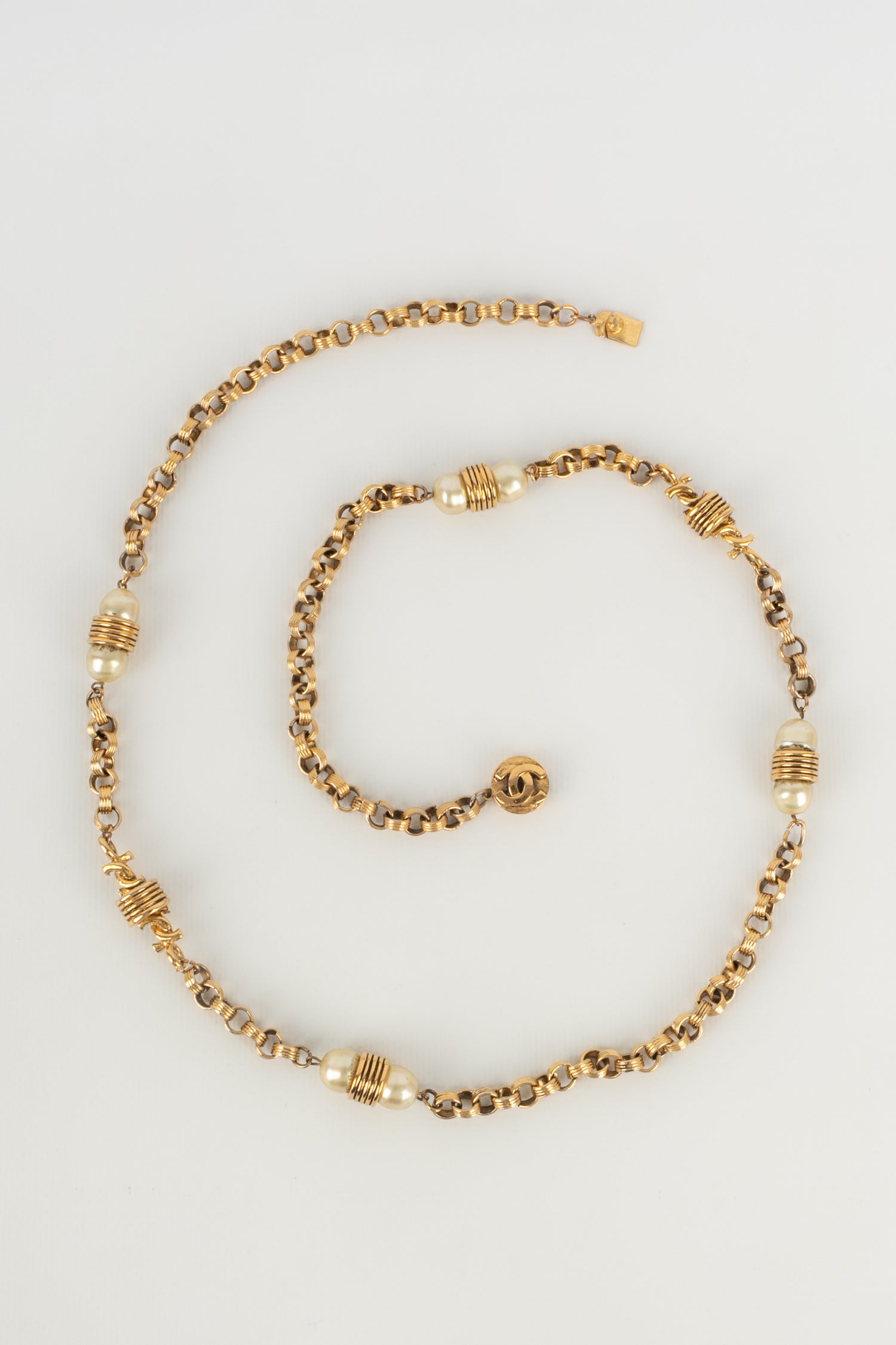 Collier de perles nacrées Chanel