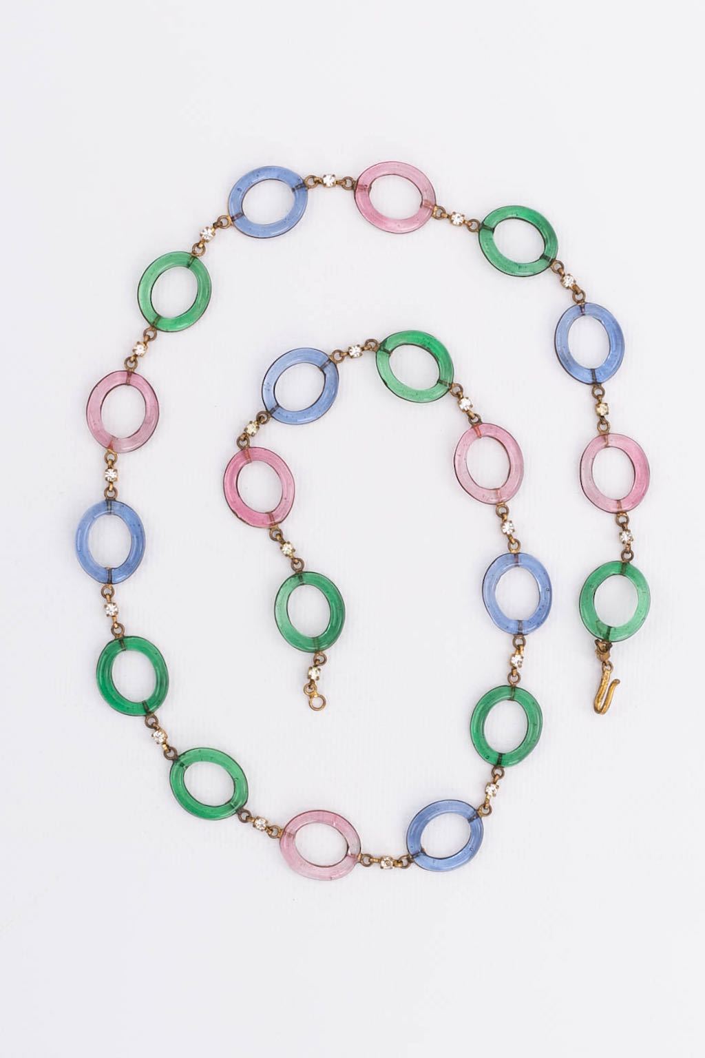 Collier d'anneaux multicolores en pâte de verre