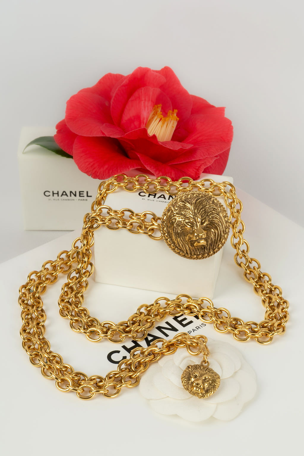 Ceinture "tête de lion" Chanel