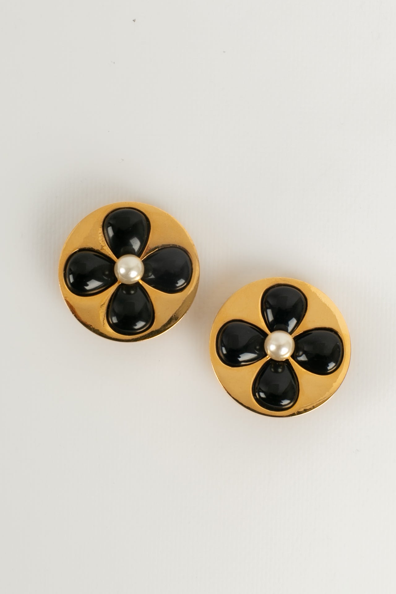 Boucles d'oreilles fleurs Chanel