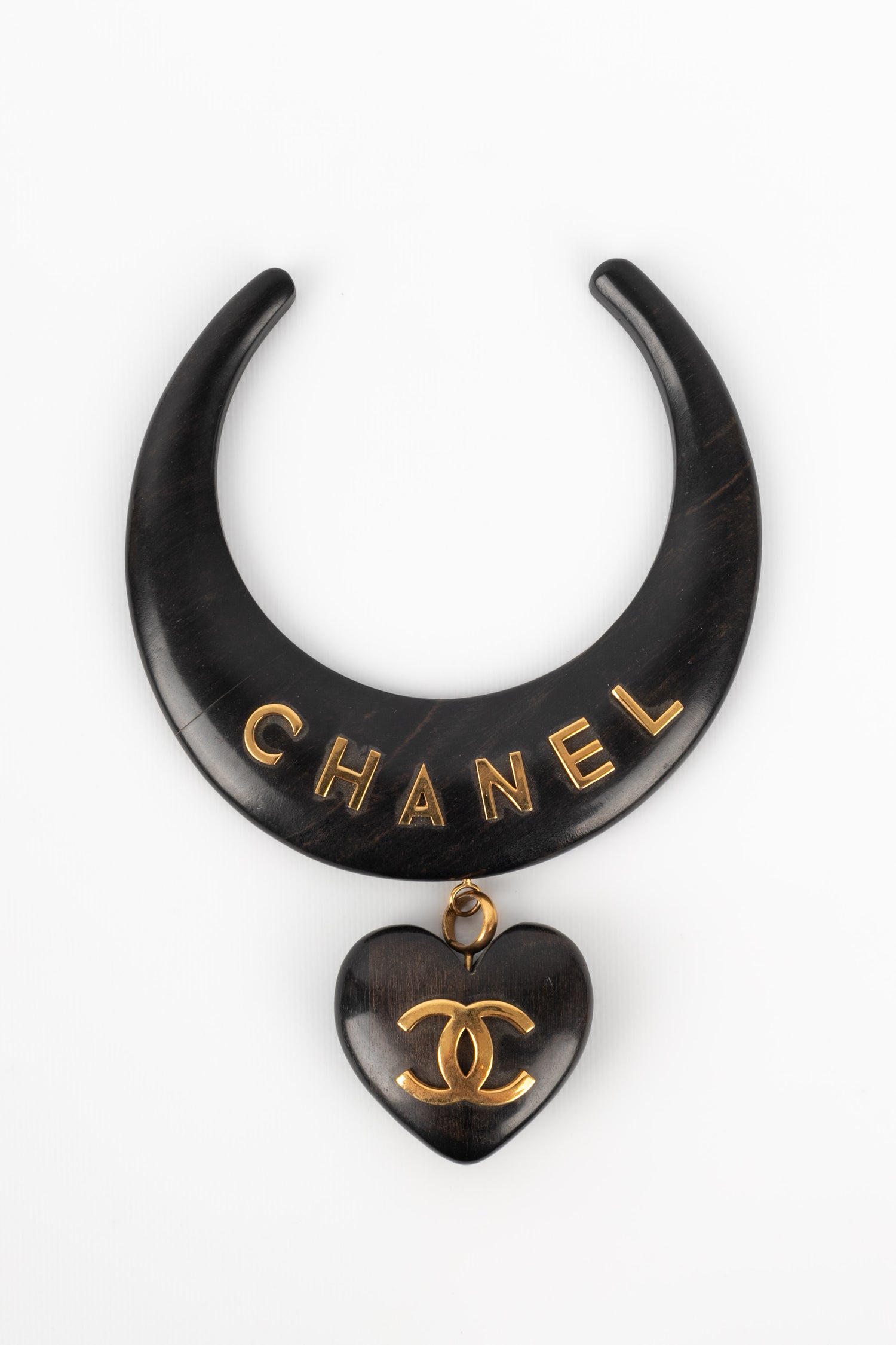 Collier en bois Chanel