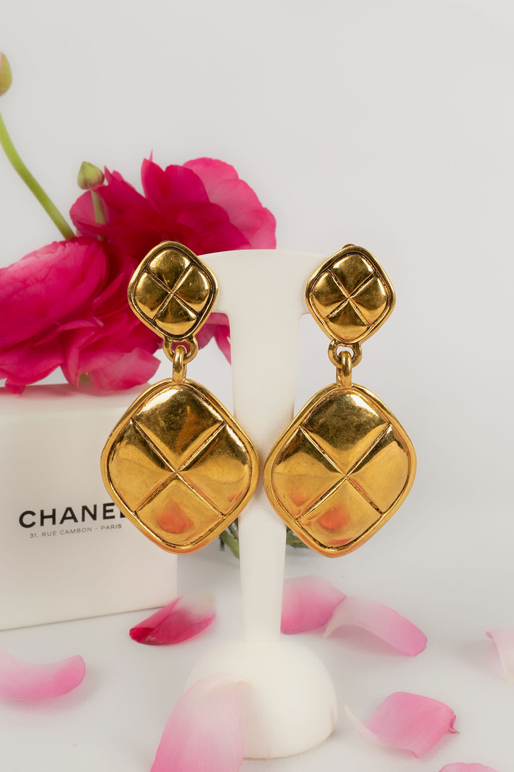 Boucles d'oreilles matelassées Chanel 