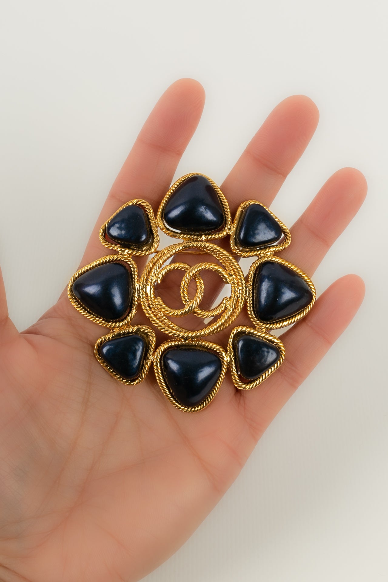 Broche Chanel